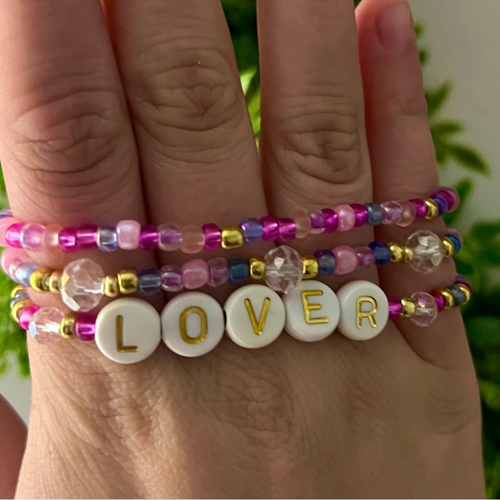Lover beaded Taylor Swift Bracelet set - Picture 2 of 4